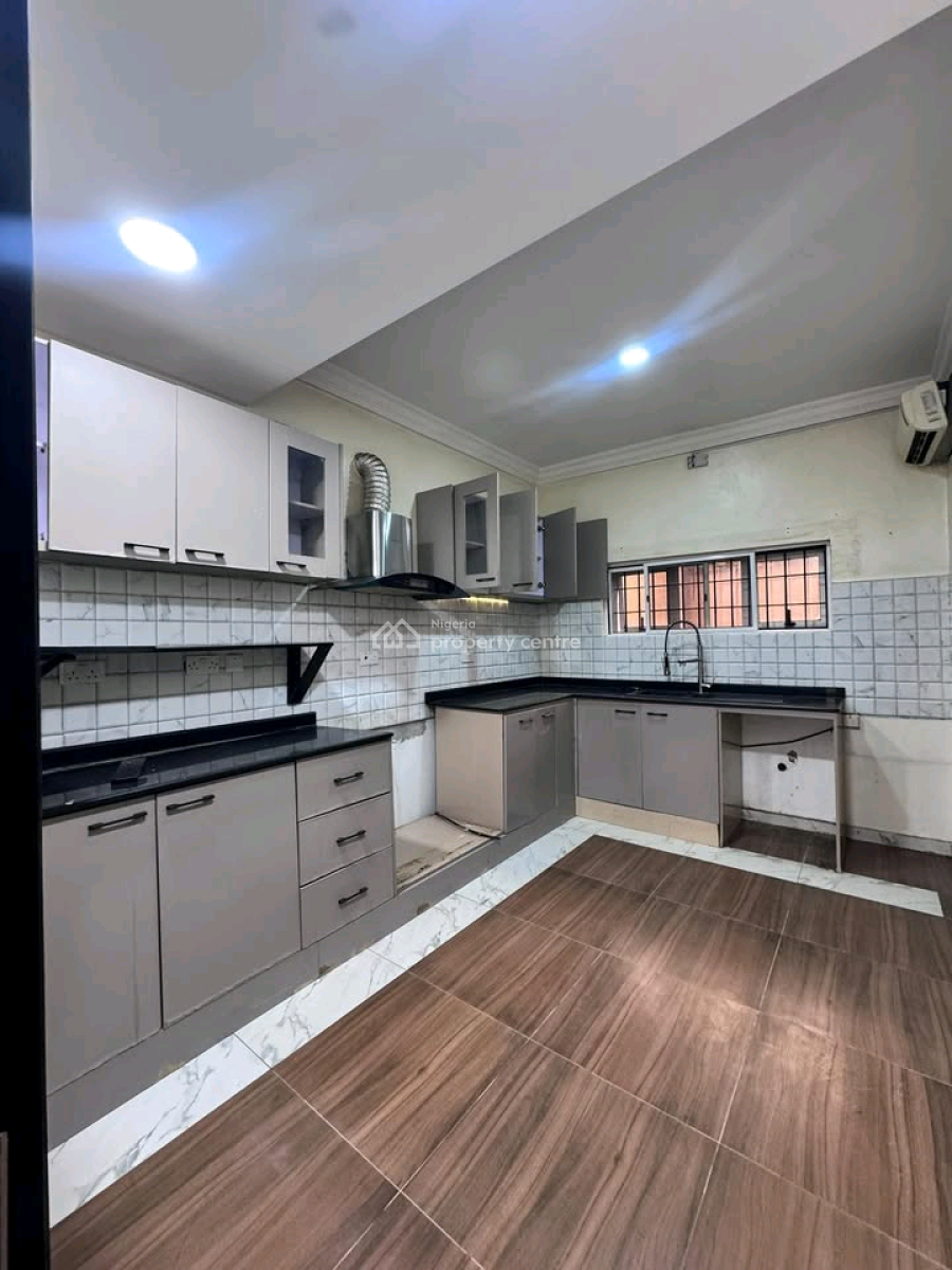 4bedrooms Terrace Duplex with a Maid Rooms Available Locati, Maitama District, Abuja, House for Sale
