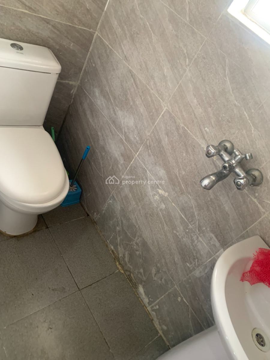 Standard 2 Bedroom Upstairs with Pop Finishing, Royal Manor Estate Majek, Sangotedo, Ajah, Lagos, Flat / Apartment for Rent