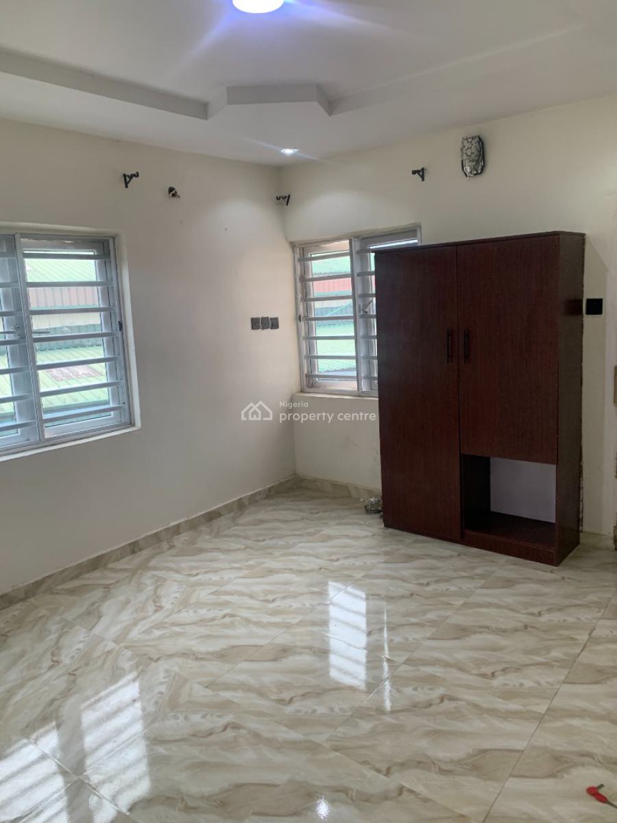 Standard 2 Bedroom Upstairs with Pop Finishing, Royal Manor Estate Majek, Sangotedo, Ajah, Lagos, Flat / Apartment for Rent