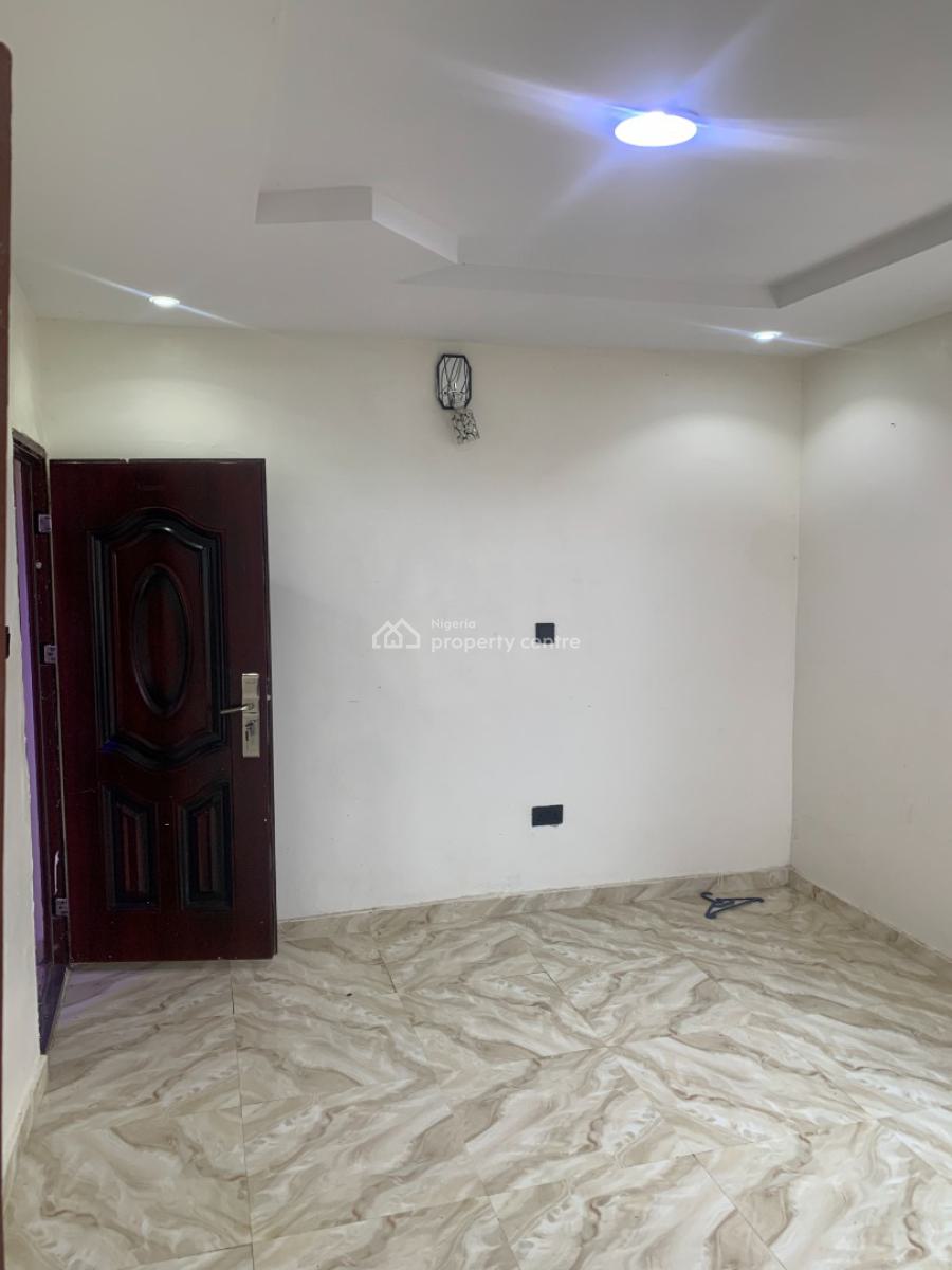Standard 2 Bedroom Upstairs with Pop Finishing, Royal Manor Estate Majek, Sangotedo, Ajah, Lagos, Flat / Apartment for Rent