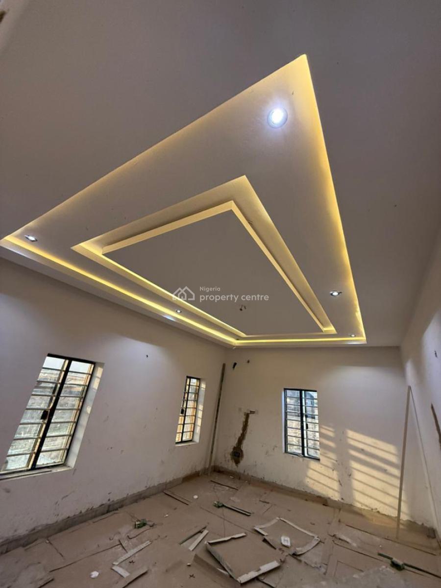 Spacious 3 Bedroom Apartment, Lugbe District, Abuja, House for Sale