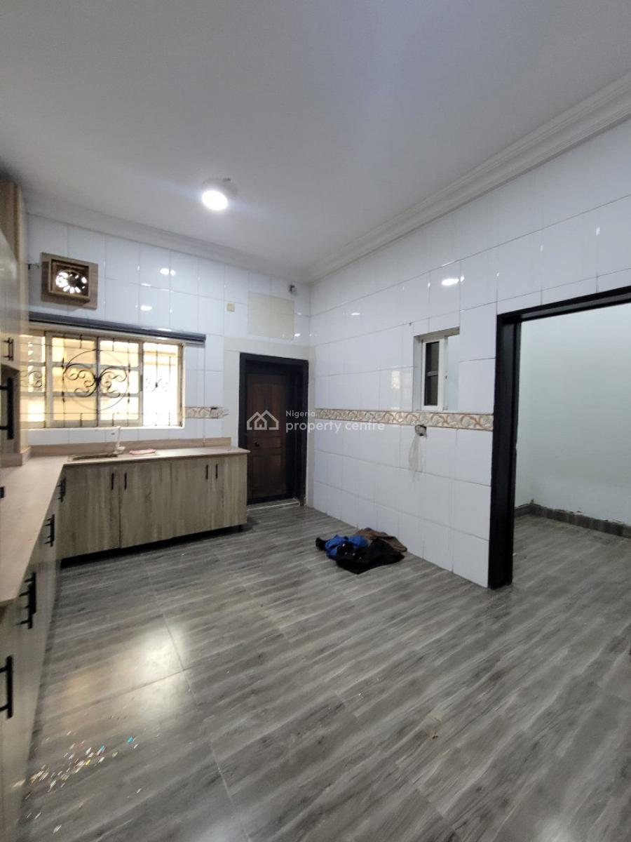 4-bedroom Semi-detached Duplex + Bq at Lekki Phase 1, Lekki Phase 1, Lekki, Lagos, Semi-detached Duplex for Rent
