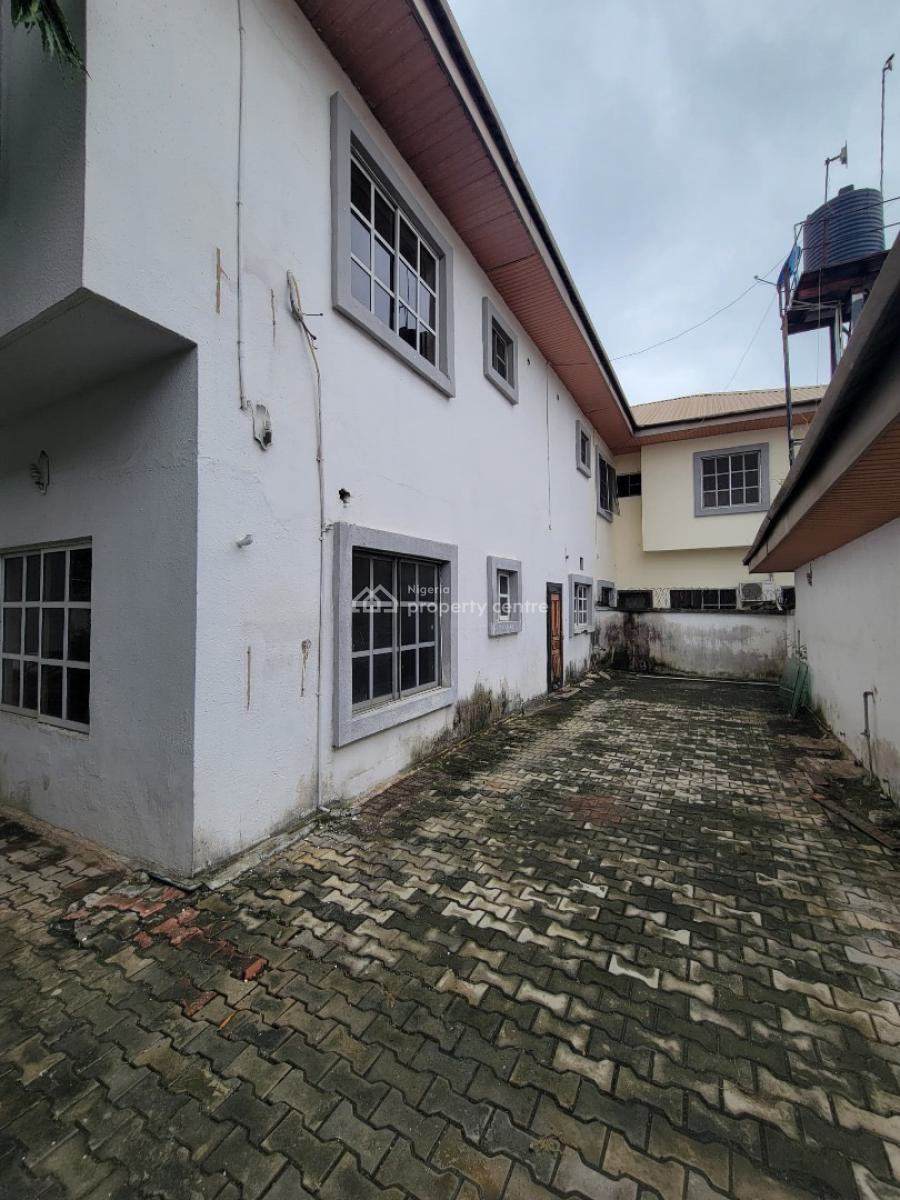 4-bedroom Semi-detached Duplex + Bq at Lekki Phase 1, Lekki Phase 1, Lekki, Lagos, Semi-detached Duplex for Rent
