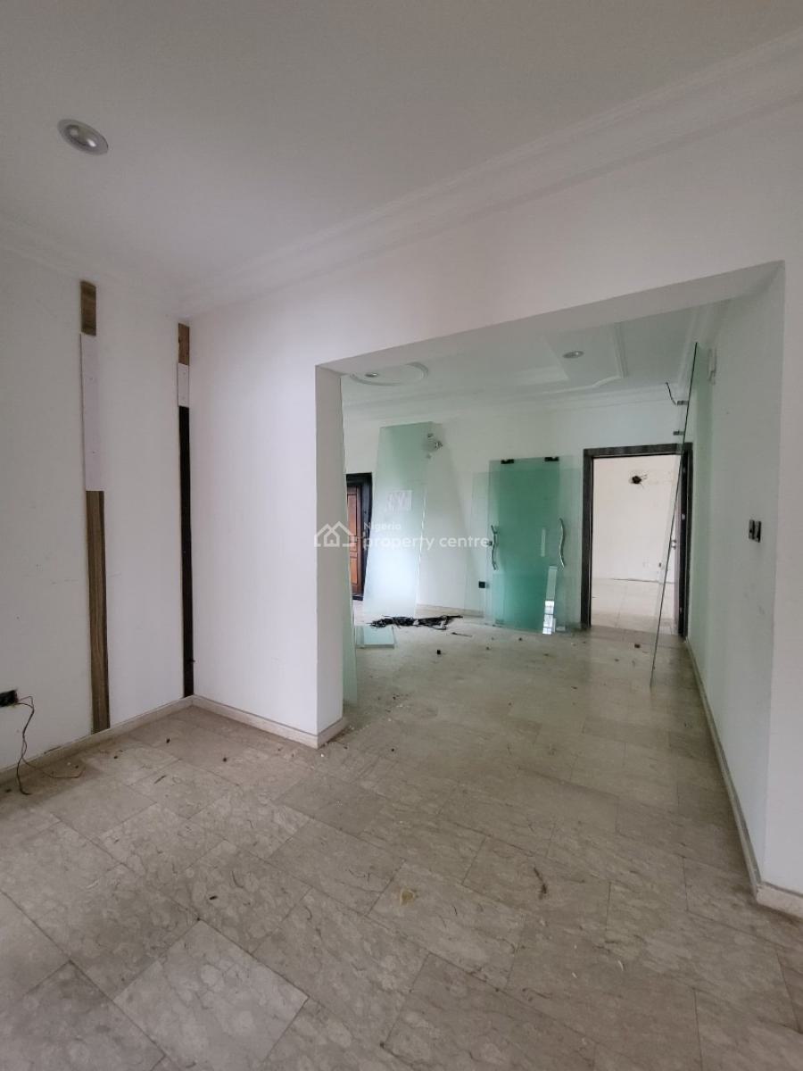 4-bedroom Semi-detached Duplex + Bq at Lekki Phase 1, Lekki Phase 1, Lekki, Lagos, Semi-detached Duplex for Rent