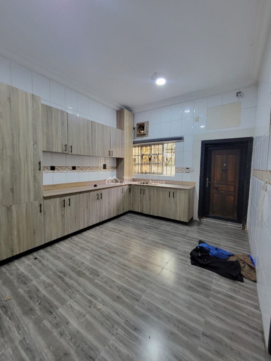 4-bedroom Semi-detached Duplex + Bq at Lekki Phase 1, Lekki Phase 1, Lekki, Lagos, Semi-detached Duplex for Rent
