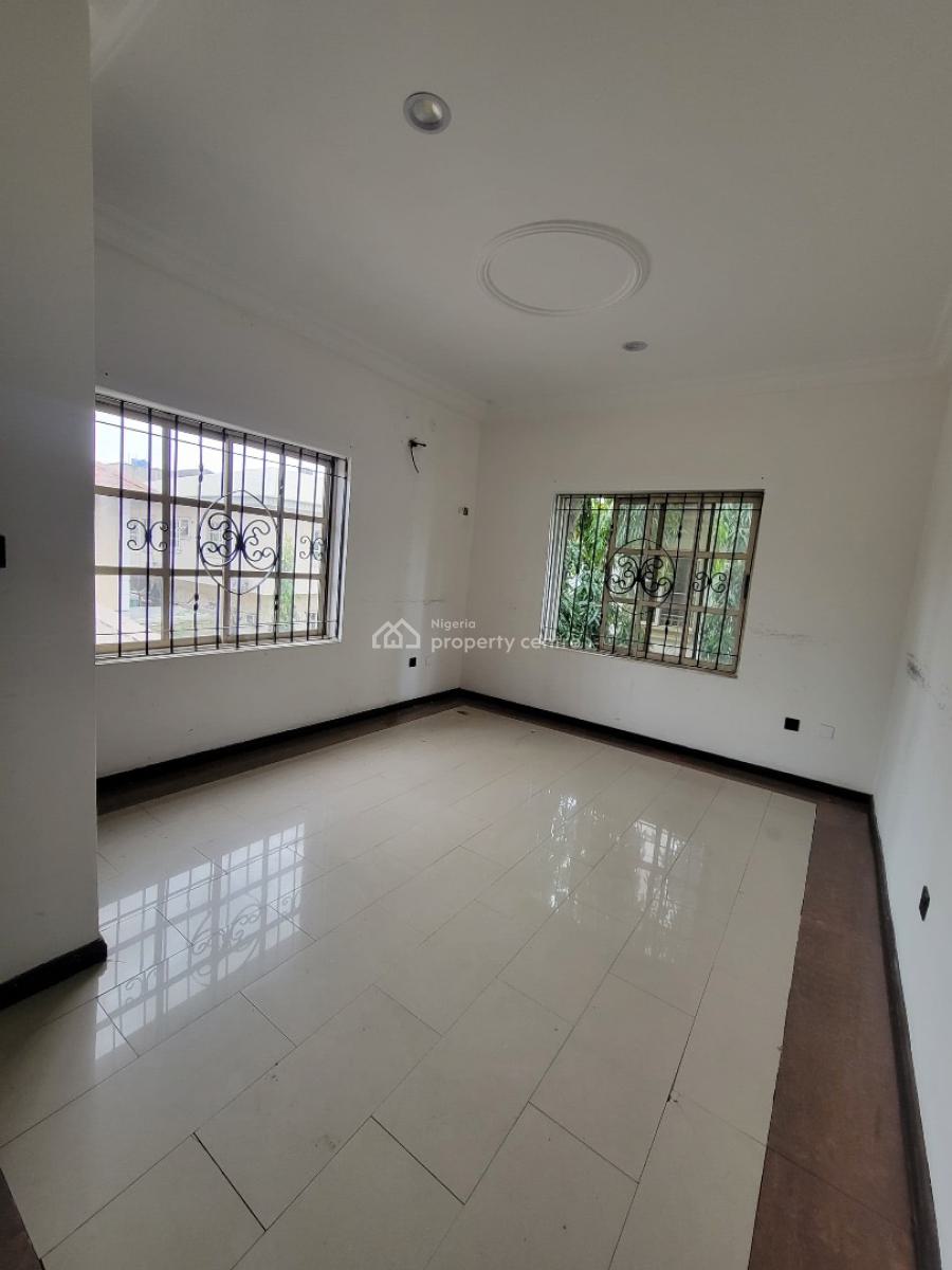 4-bedroom Semi-detached Duplex + Bq at Lekki Phase 1, Lekki Phase 1, Lekki, Lagos, Semi-detached Duplex for Rent