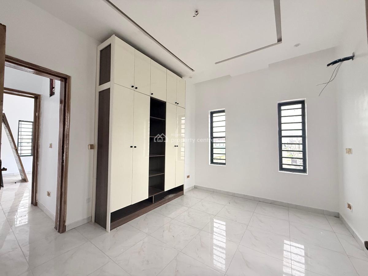 Well Finished 2 Bedroom Apartment, Agungi, Lekki, Lagos, Flat / Apartment for Sale