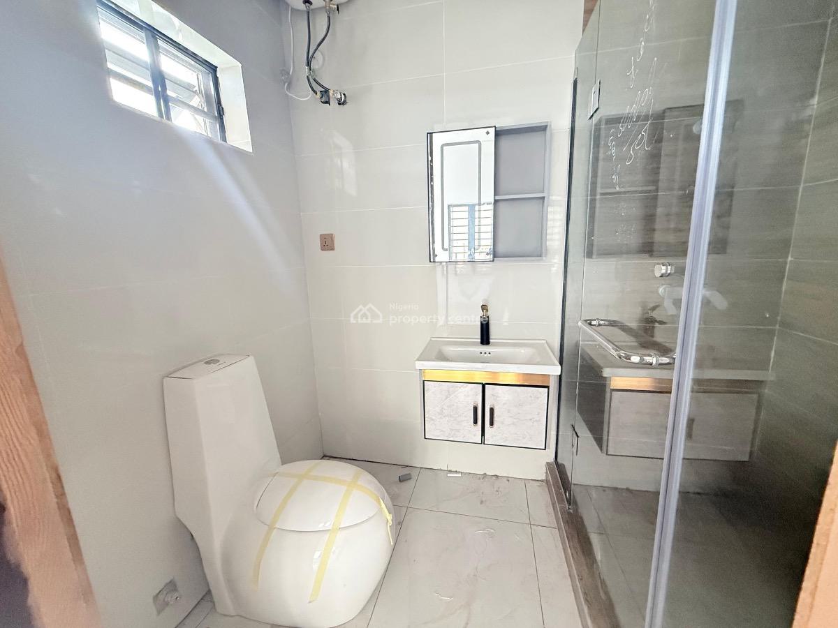 Well Finished 2 Bedroom Apartment, Agungi, Lekki, Lagos, Flat / Apartment for Sale
