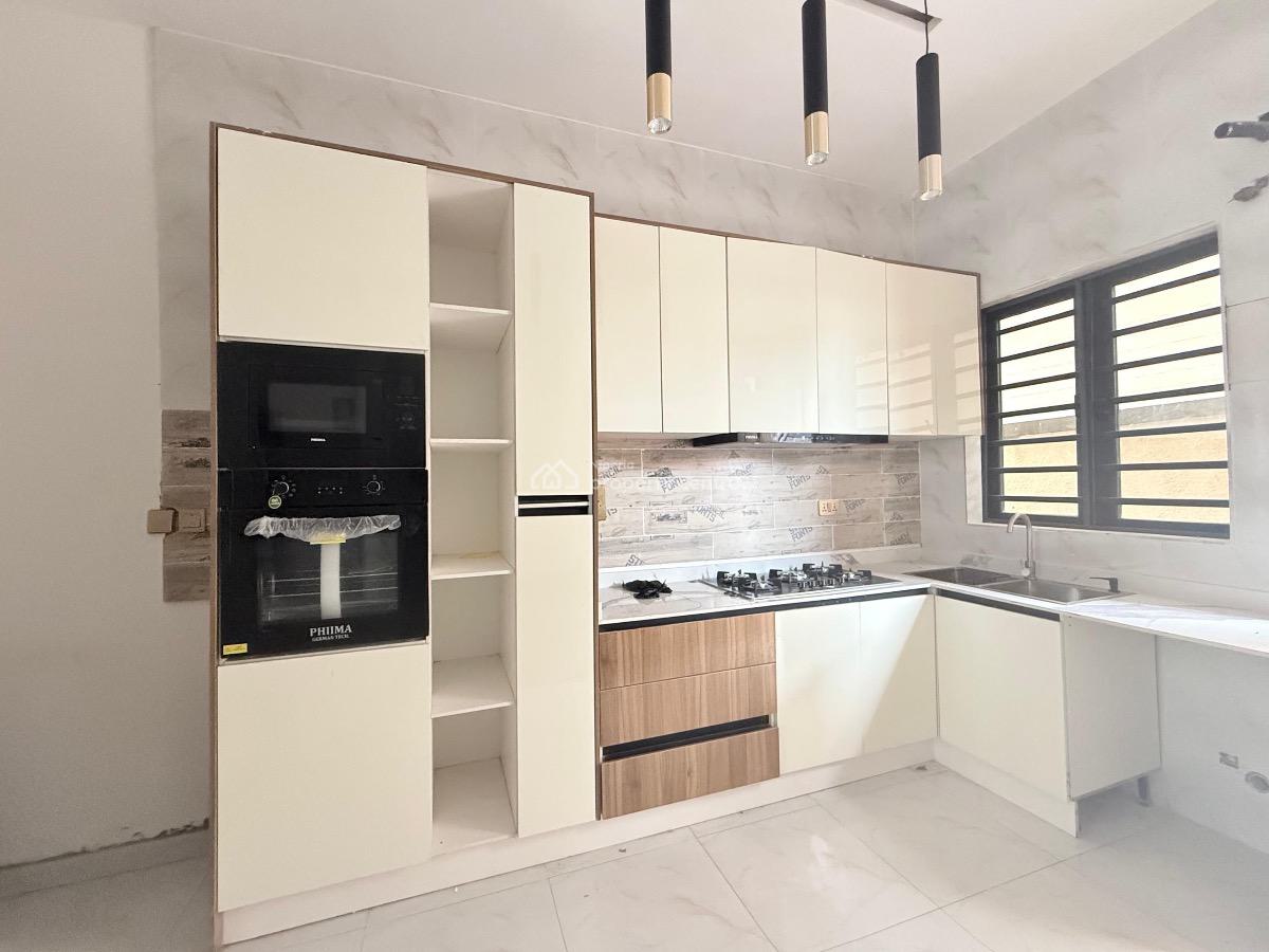 Well Finished 2 Bedroom Apartment, Agungi, Lekki, Lagos, Flat / Apartment for Sale