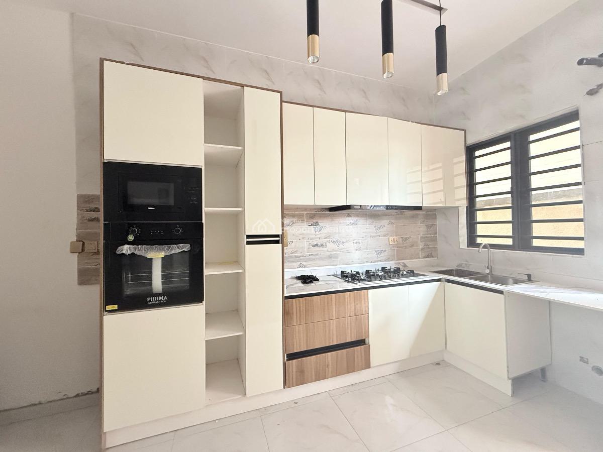 Well Finished 2 Bedroom Apartment, Agungi, Lekki, Lagos, Flat / Apartment for Sale