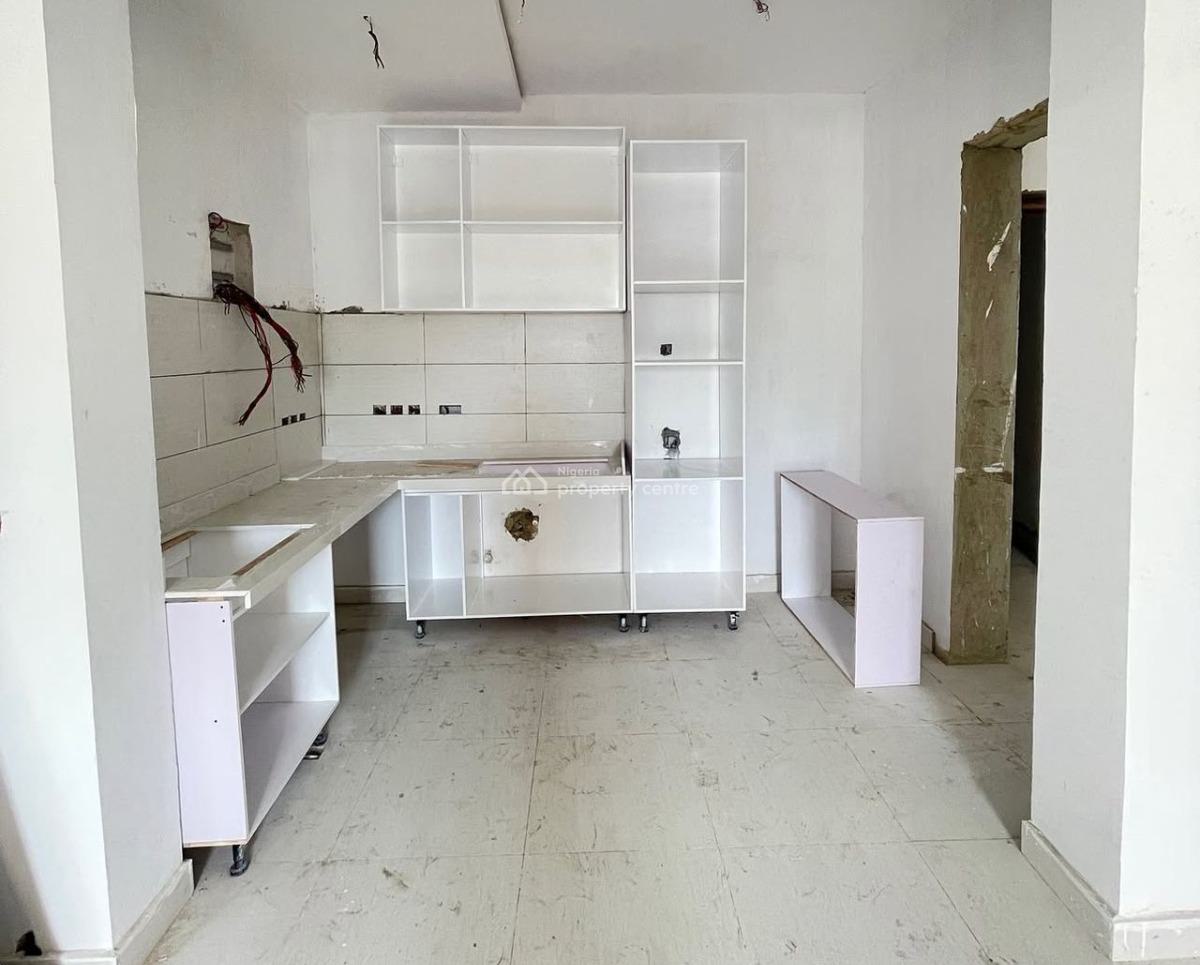 2 Bedroom Apartment + Bq in Lekki Phase 1, Lekki Phase 1, Lekki, Lagos, Flat / Apartment for Sale