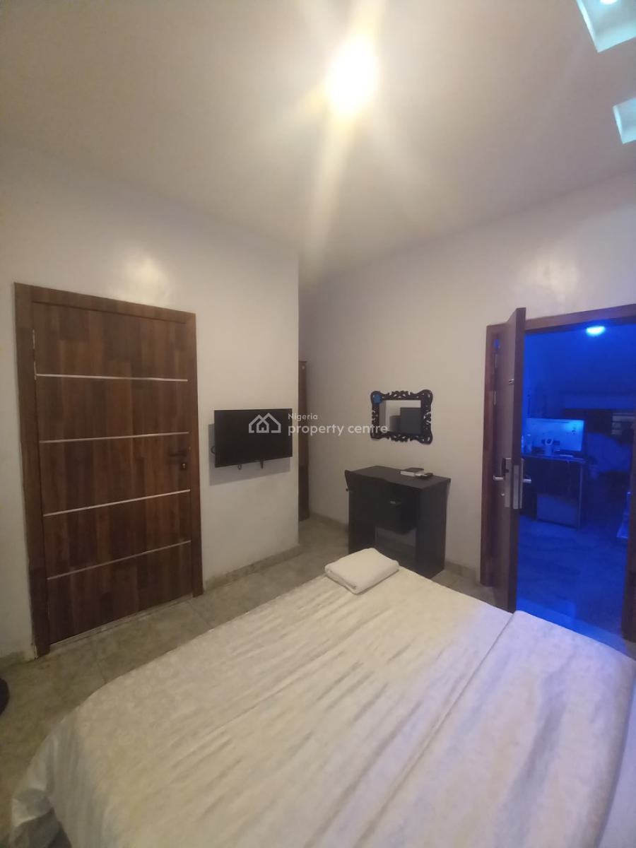Fully Equipped 11 Room Hotel, Idado, Lekki, Lagos, Hotel / Guest House for Sale