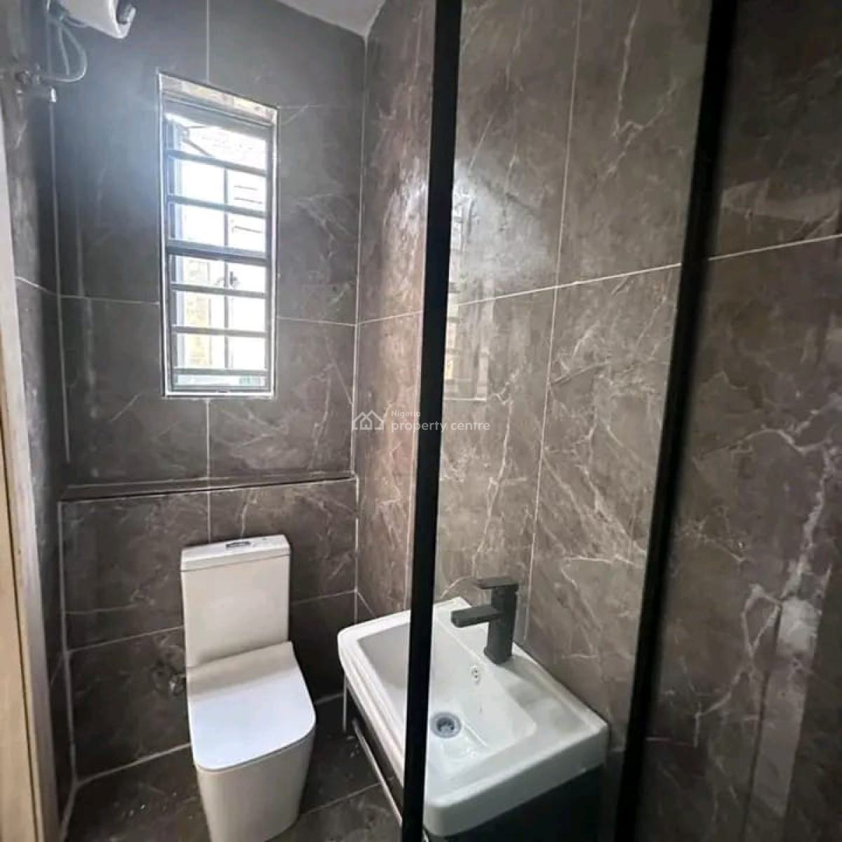 4 Bedrooms Terrace Duplex with a Bq, Lekki Phase 1, Lekki, Lagos, Terraced Duplex for Sale