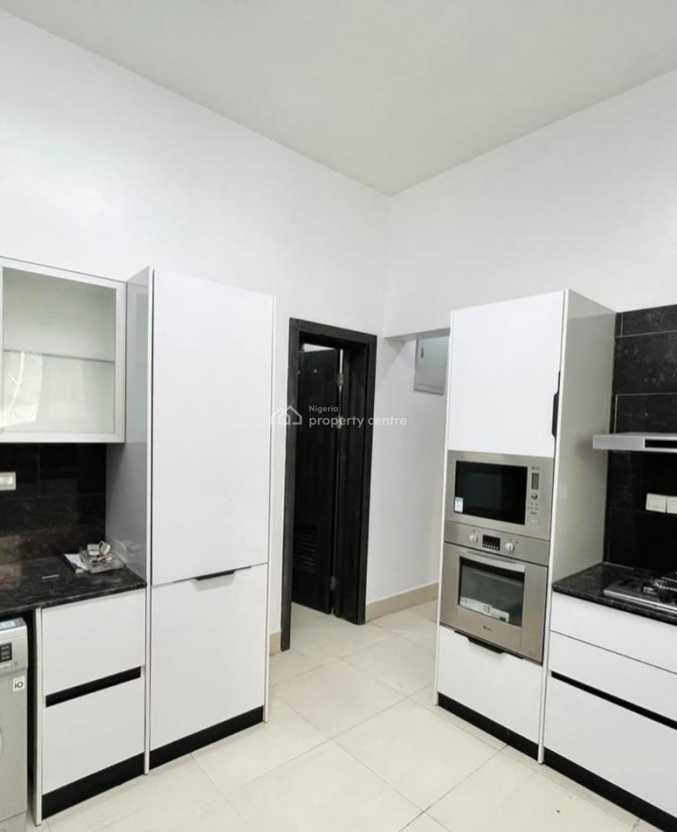 Serviced with 24/7 Power Supply 2 Bedroom En-suite Flat with Fully Fit, Lekki Phase 1, Lekki, Lagos, Flat / Apartment for Rent