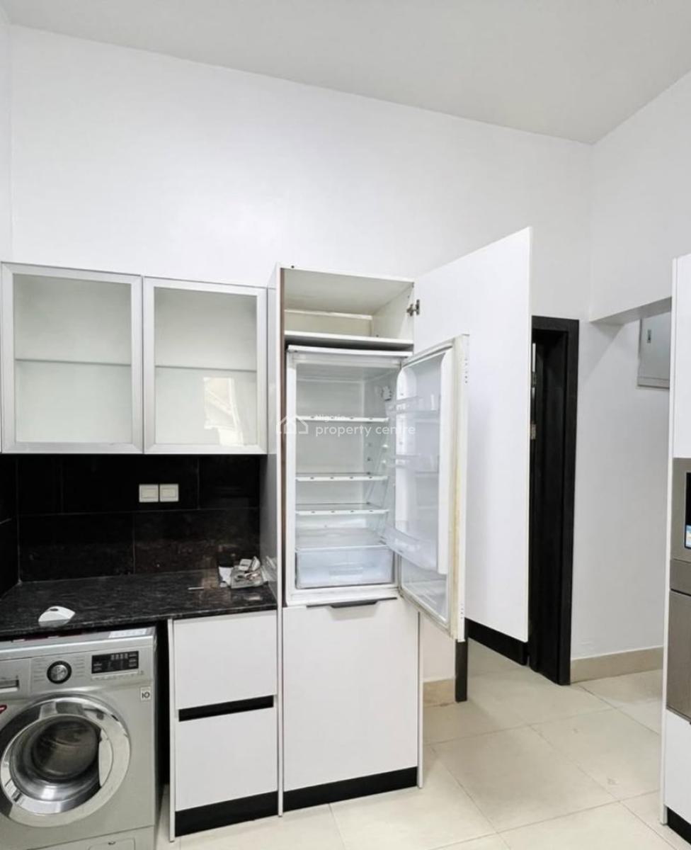 Serviced with 24/7 Power Supply 2 Bedroom En-suite Flat with Fully Fit, Lekki Phase 1, Lekki, Lagos, Flat / Apartment for Rent