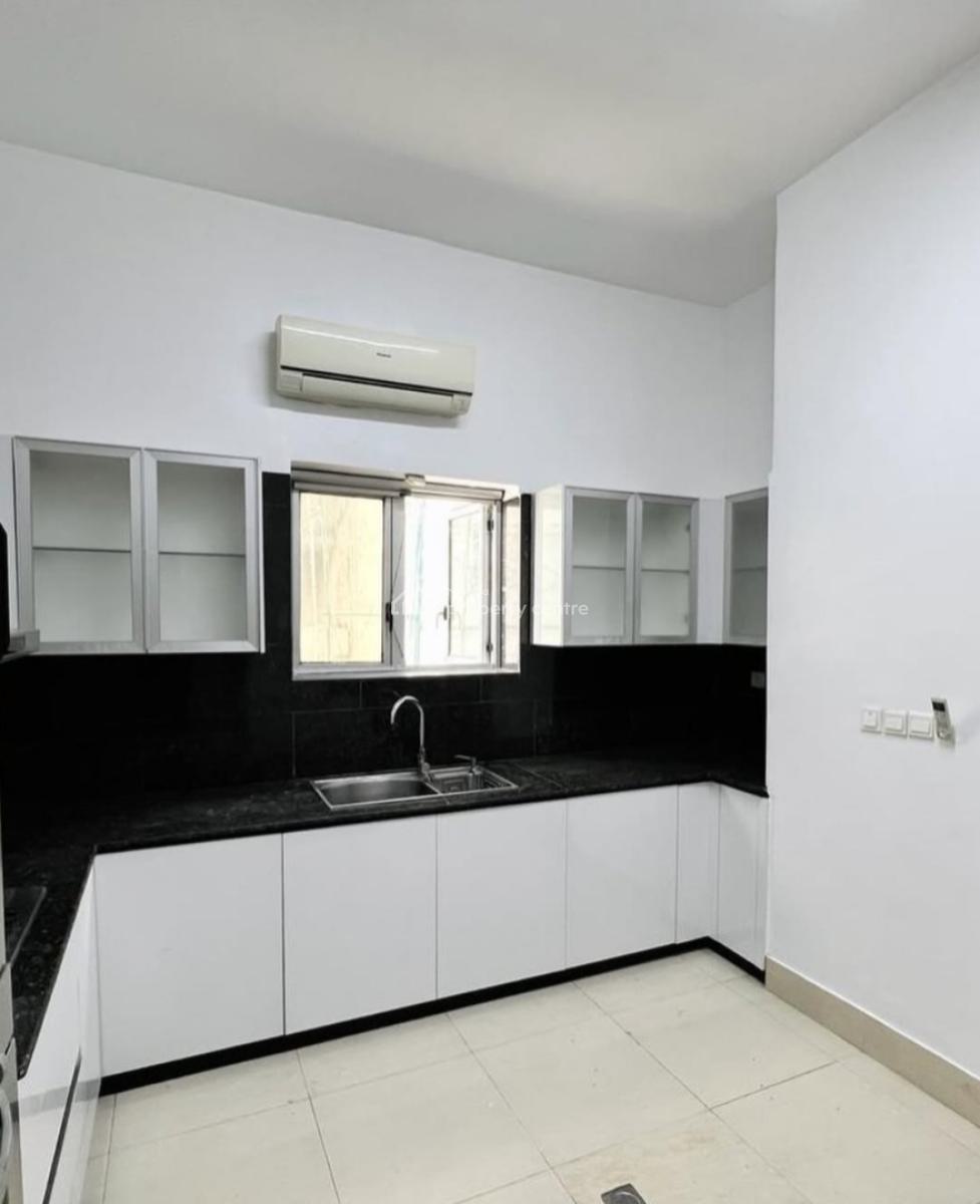 Serviced with 24/7 Power Supply 2 Bedroom En-suite Flat with Fully Fit, Lekki Phase 1, Lekki, Lagos, Flat / Apartment for Rent