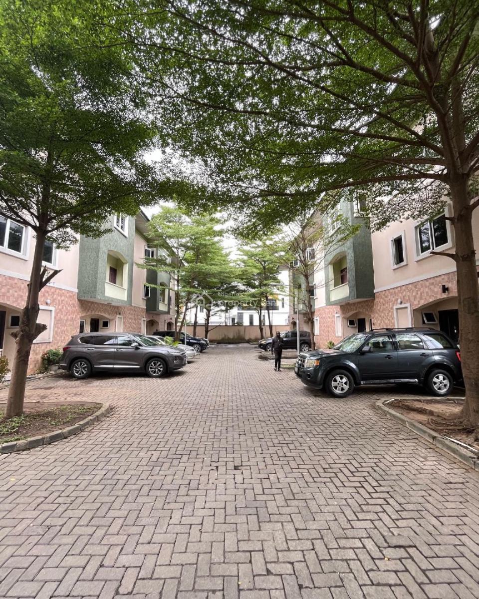 Stunning 3 Bedroom Apartment with Bq, Ologolo, Ologolo, Lekki, Lagos, Block of Flats for Sale