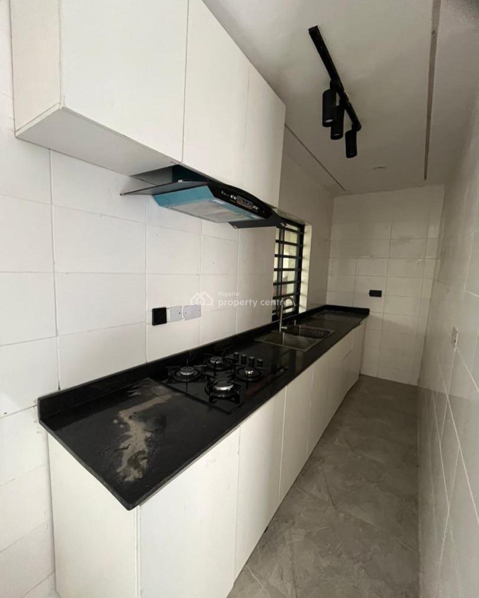 Lovely 1 Bedroom Apartment with Bq, Ologolo, Ologolo, Lekki, Lagos, Block of Flats for Sale