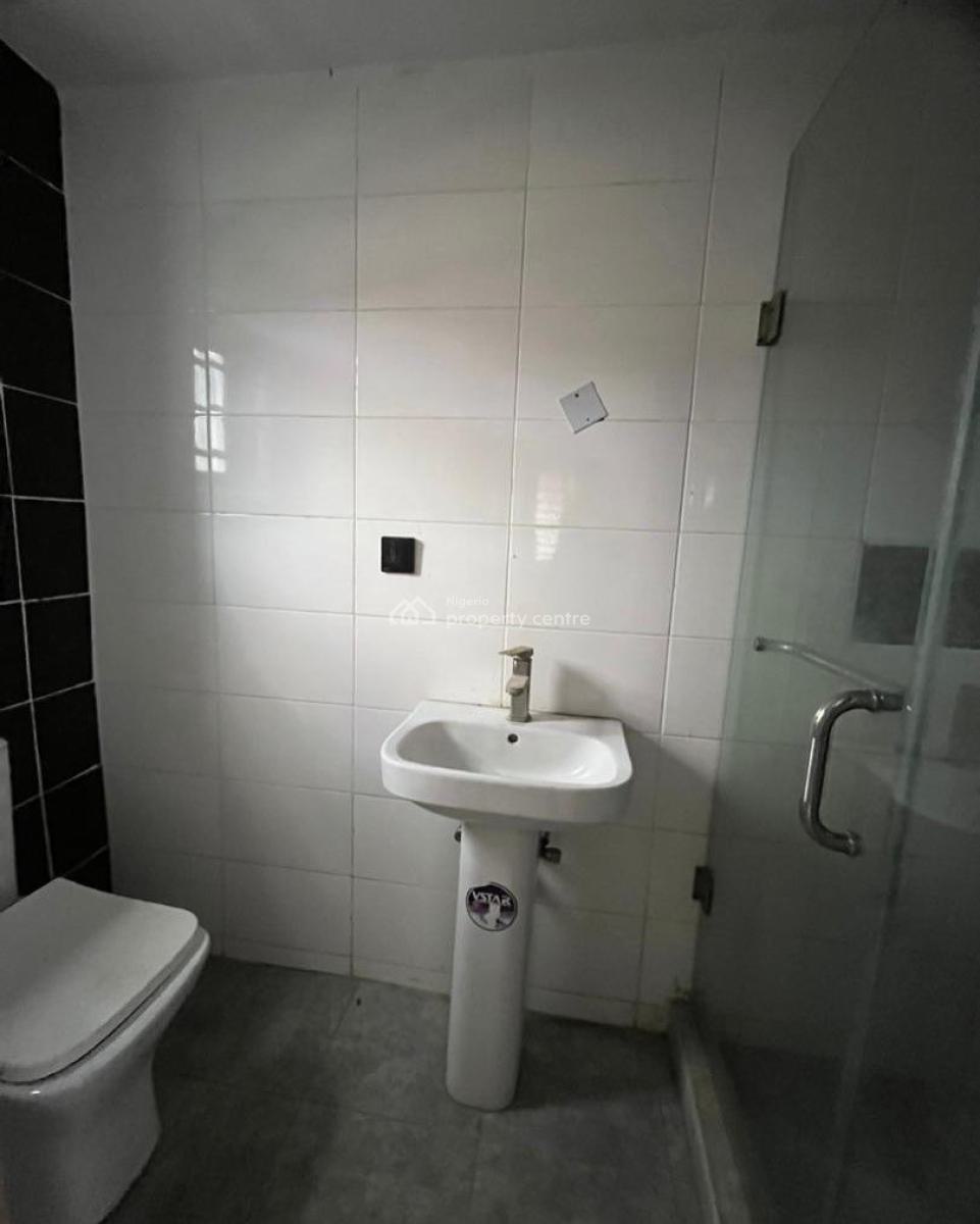 Lovely 1 Bedroom Apartment with Bq, Ologolo, Ologolo, Lekki, Lagos, Block of Flats for Sale