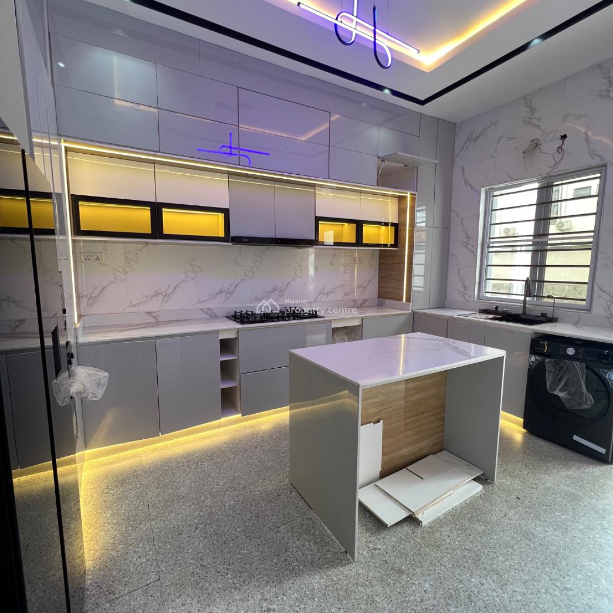 5 Bedroom & 2bq, Ikota, Lekki, Lagos, Detached Duplex for Sale