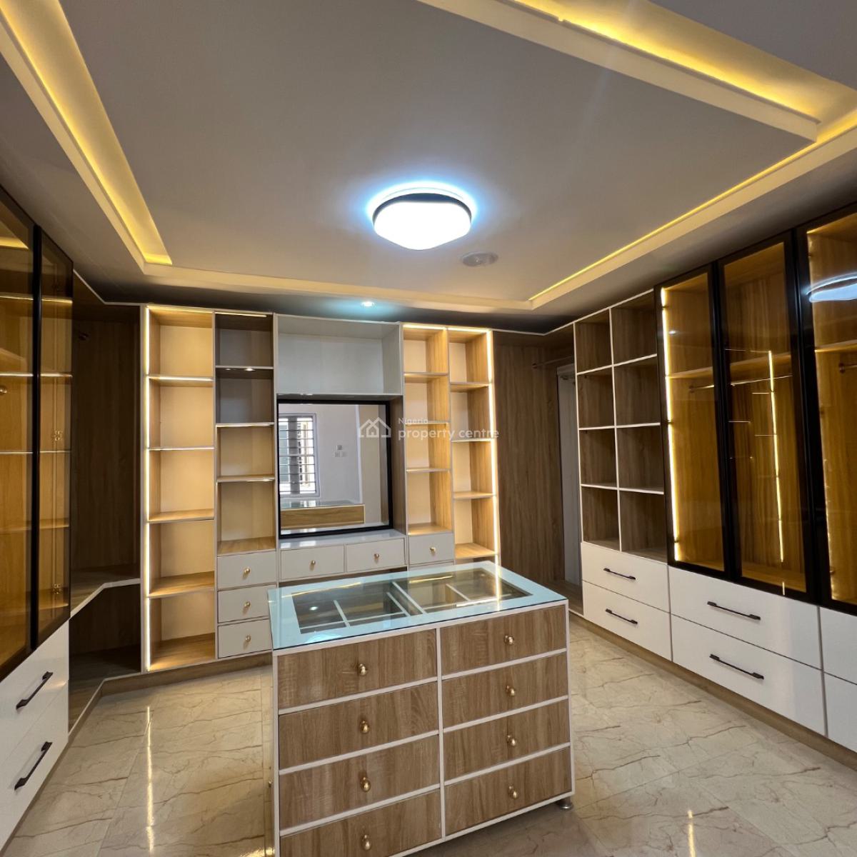 5 Bedroom & 2bq, Ikota, Lekki, Lagos, Detached Duplex for Sale