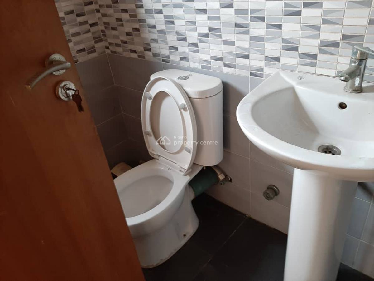 Renovated and Serviced 3 Bedroom En-suite Terraced Duplex with Fitted Kitchen, Lekki Phase 1, Lekki, Lagos, Terraced Duplex for Rent