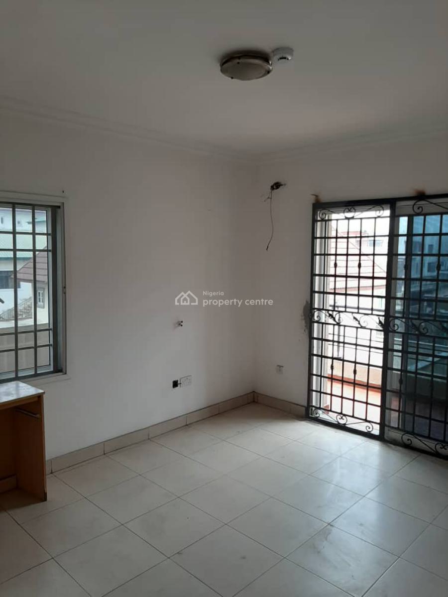 Renovated and Serviced 3 Bedroom En-suite Terraced Duplex with Fitted Kitchen, Lekki Phase 1, Lekki, Lagos, Terraced Duplex for Rent