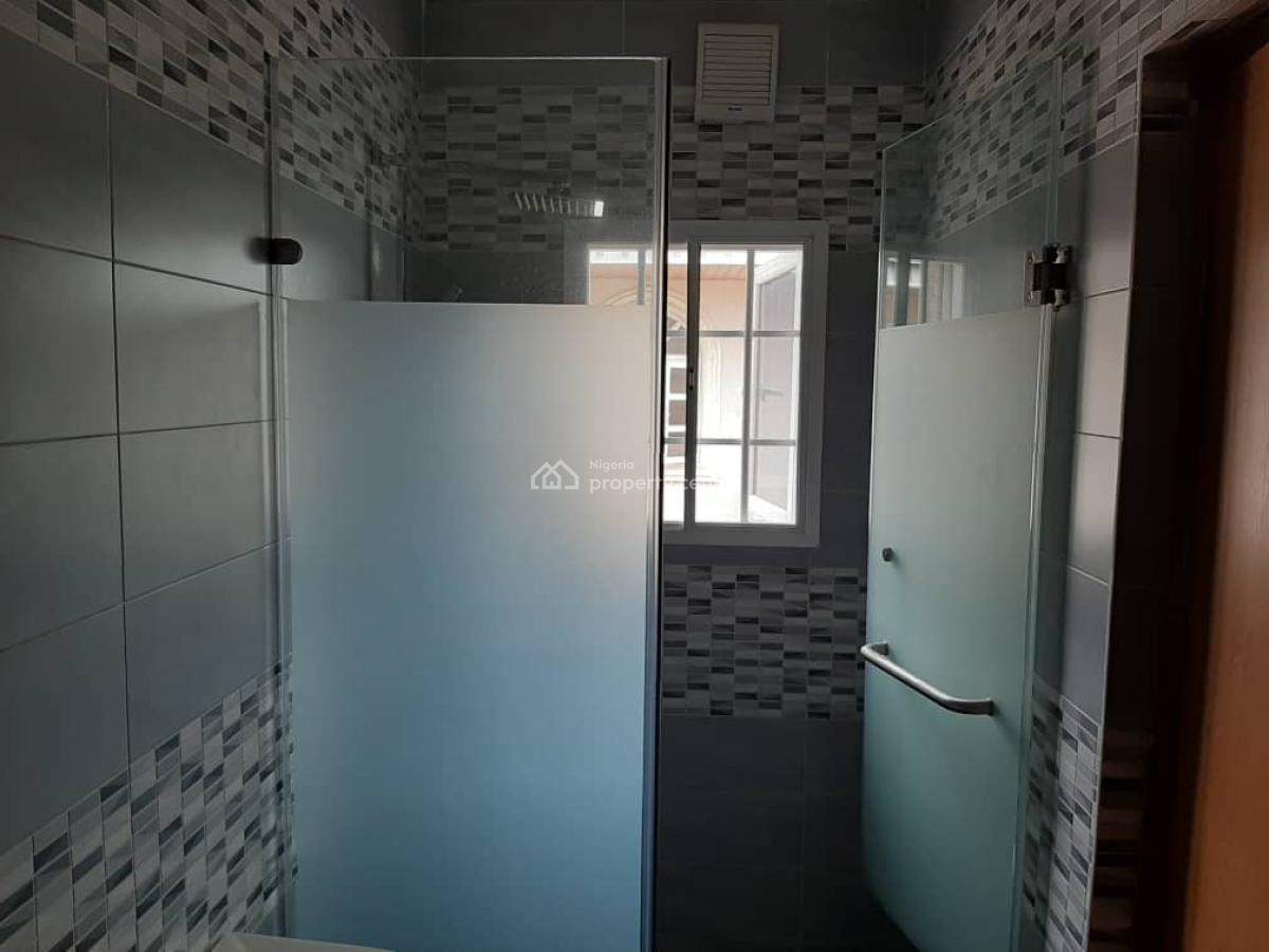 Renovated and Serviced 3 Bedroom En-suite Terraced Duplex with Fitted Kitchen, Lekki Phase 1, Lekki, Lagos, Terraced Duplex for Rent