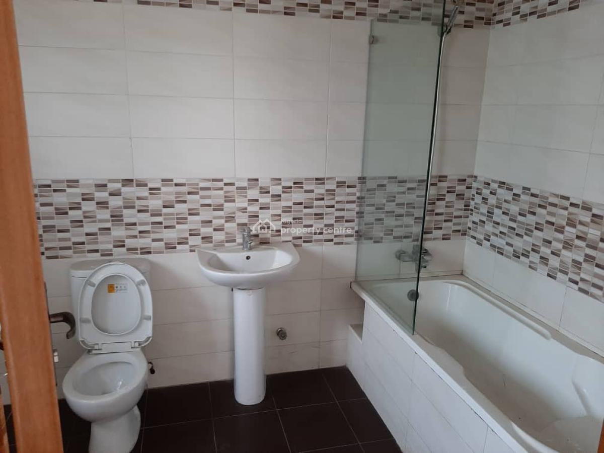 Renovated and Serviced 3 Bedroom En-suite Terraced Duplex with Fitted Kitchen, Lekki Phase 1, Lekki, Lagos, Terraced Duplex for Rent