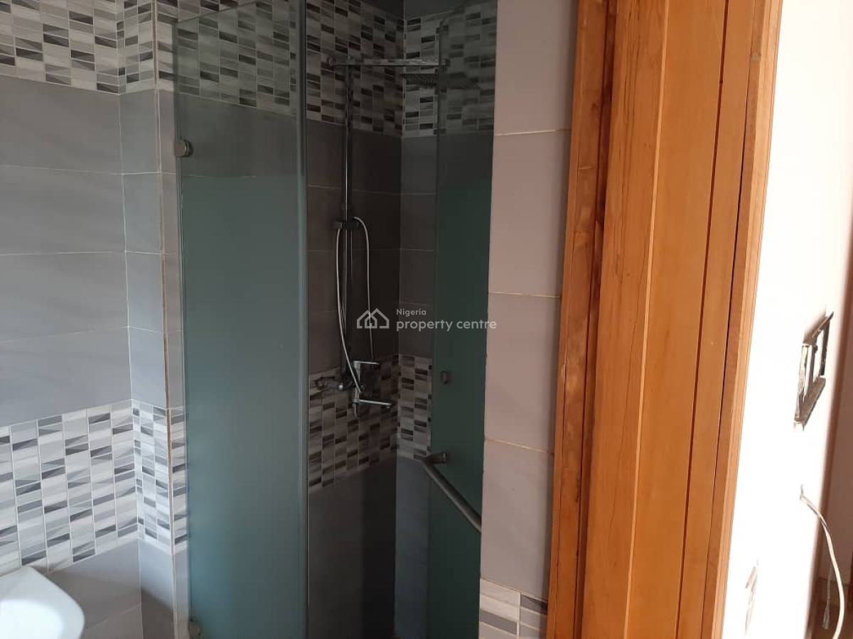 Renovated and Serviced 3 Bedroom En-suite Terraced Duplex with Fitted Kitchen, Lekki Phase 1, Lekki, Lagos, Terraced Duplex for Rent