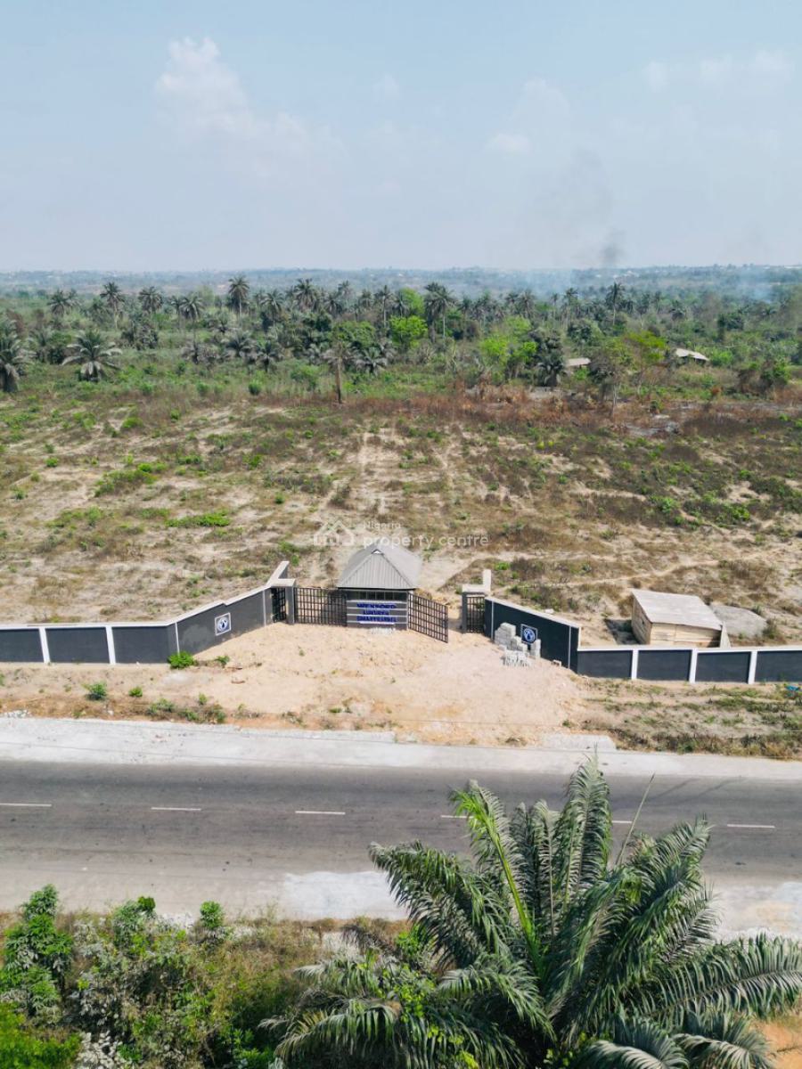 Dry Land Facing The Express with C of O, After Command Secondary School, Omi Adios, Apata, Ibadan, Oyo, Mixed-use Land for Sale