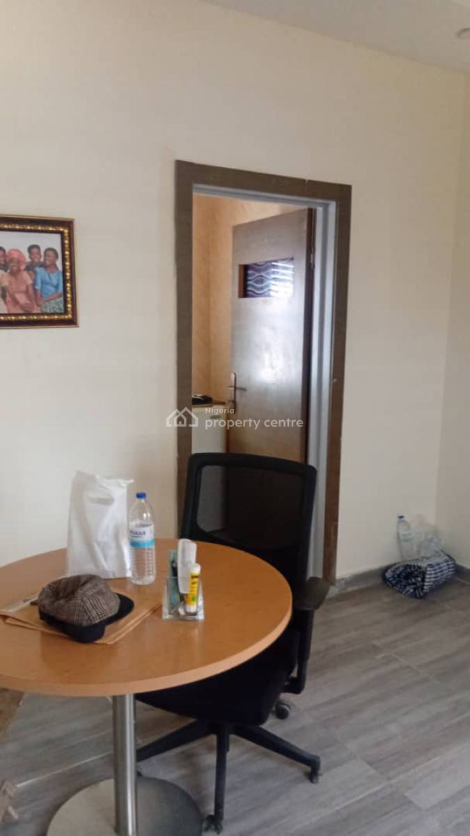 Miniflat  Room and Parlour, Famuyiwa Street Mobil Road, Ilaje, Ajah, Lagos, Flat / Apartment for Rent