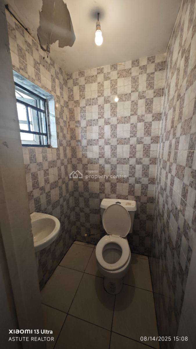 Self Service 2 Bedrooms Flat, Oniru Resettlements Scheme, Oniru, Victoria Island (vi), Lagos, Flat / Apartment for Rent