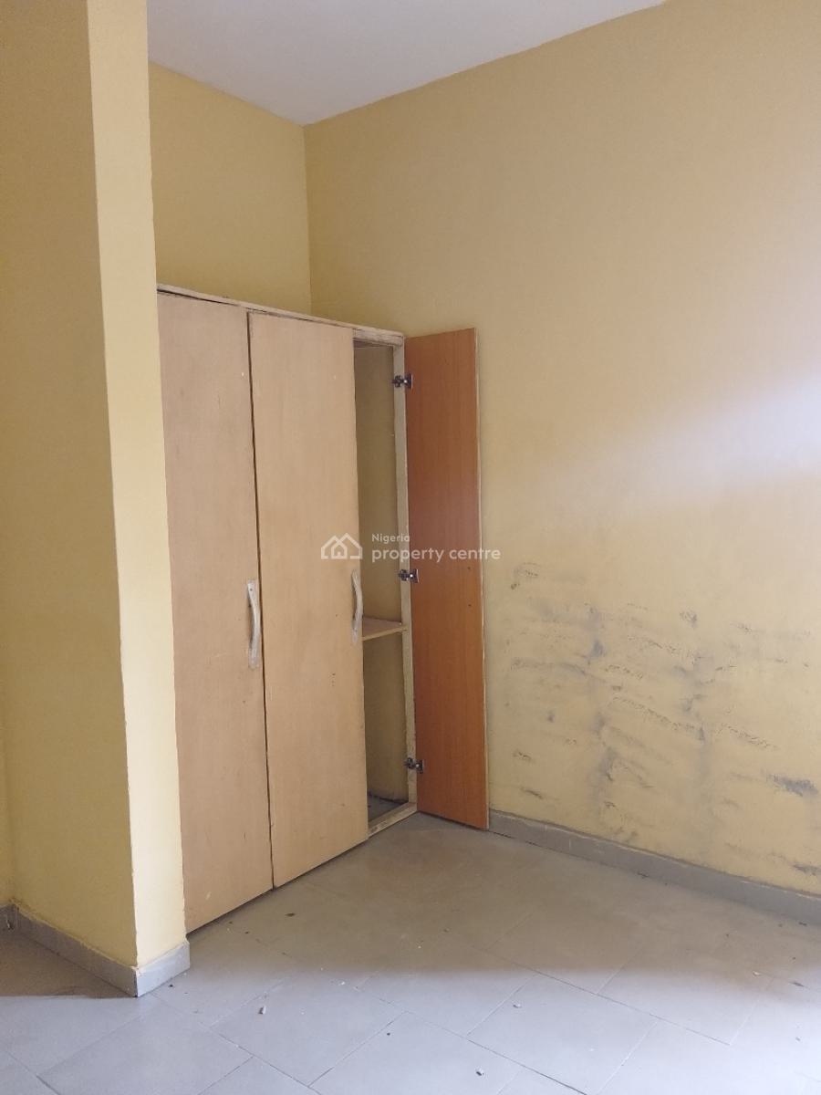 Spacious 3 Bed Ensuite with Visitors Toilet Freshly Renovated, Agunbiade Street, Ogombo, Ajah, Lagos, Flat / Apartment for Rent