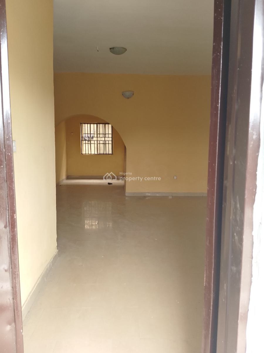 Spacious 3 Bed Ensuite with Visitors Toilet Freshly Renovated, Agunbiade Street, Ogombo, Ajah, Lagos, Flat / Apartment for Rent