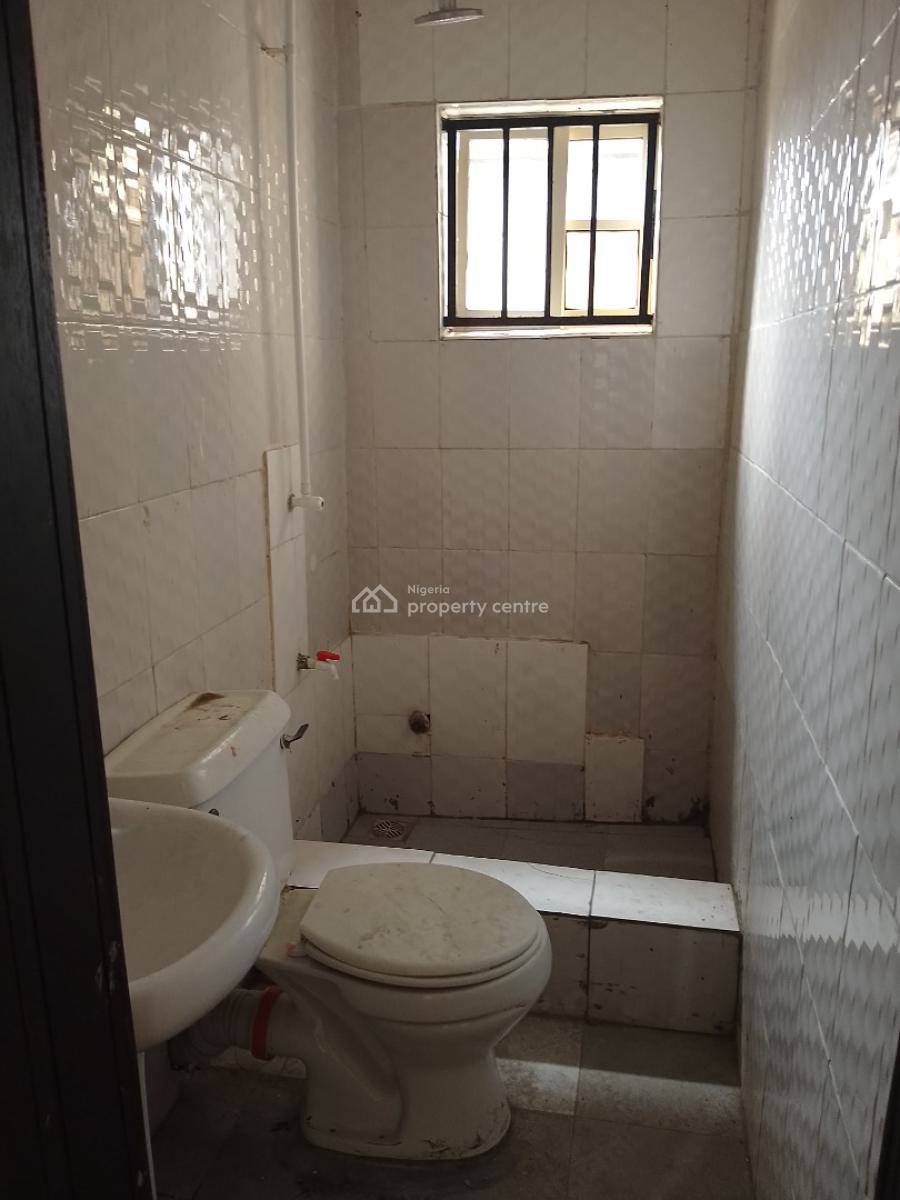 Spacious 3 Bed Ensuite with Visitors Toilet Freshly Renovated, Agunbiade Street, Ogombo, Ajah, Lagos, Flat / Apartment for Rent