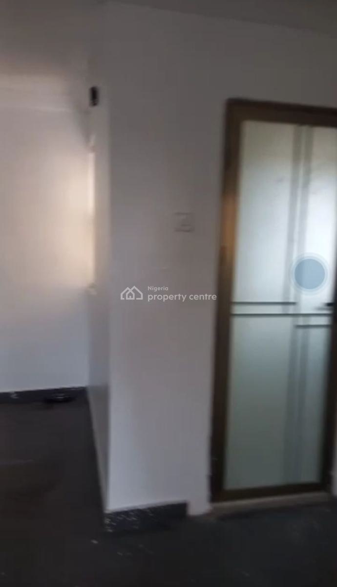3 Bedroom Well Renovated Flat Ensuite, Akinola Cole Estate, Adeniyi Jones, Ikeja, Lagos, Flat / Apartment for Sale