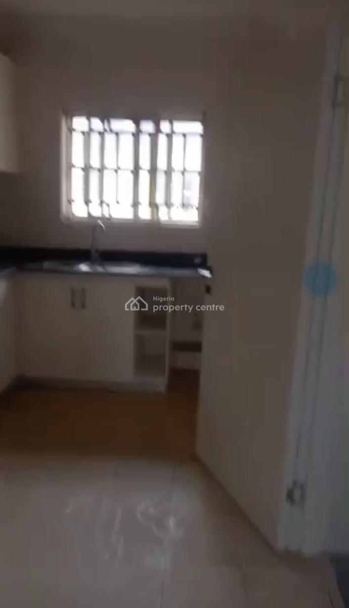 3 Bedroom Well Renovated Flat Ensuite, Akinola Cole Estate, Adeniyi Jones, Ikeja, Lagos, Flat / Apartment for Sale