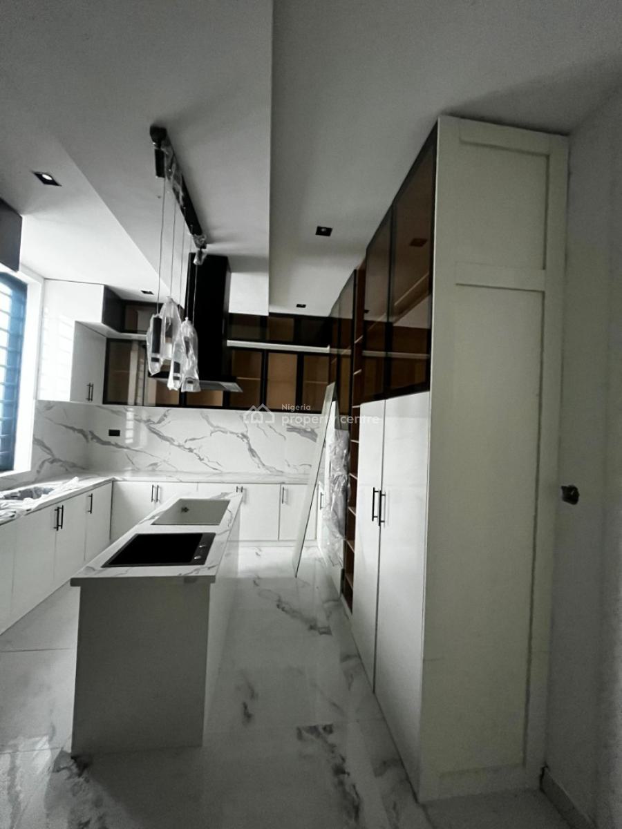 5 Bedroom House with Bq, Lekki Phase 1, Lekki, Lagos, Detached Duplex for Sale
