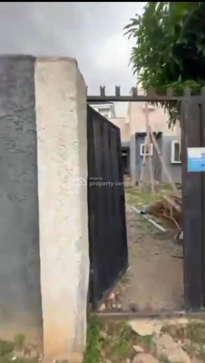 500sqm of Land with a Old Semi Detached Bungalow, Zone 5, Wuse, Abuja, Residential Land for Sale