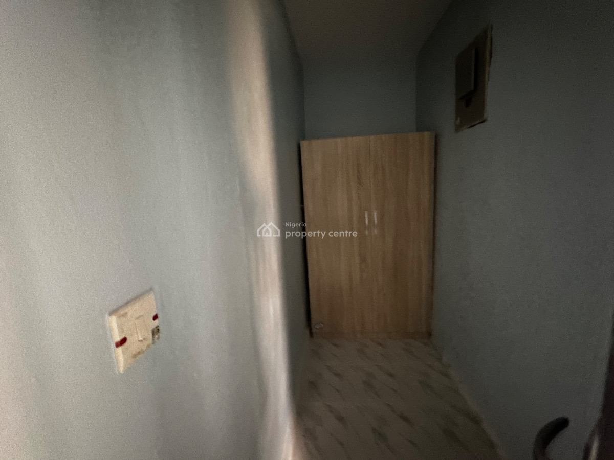3 Bedroom Flat, Off International Airport Road, Ajao Estate, Isolo, Lagos, Flat / Apartment for Rent