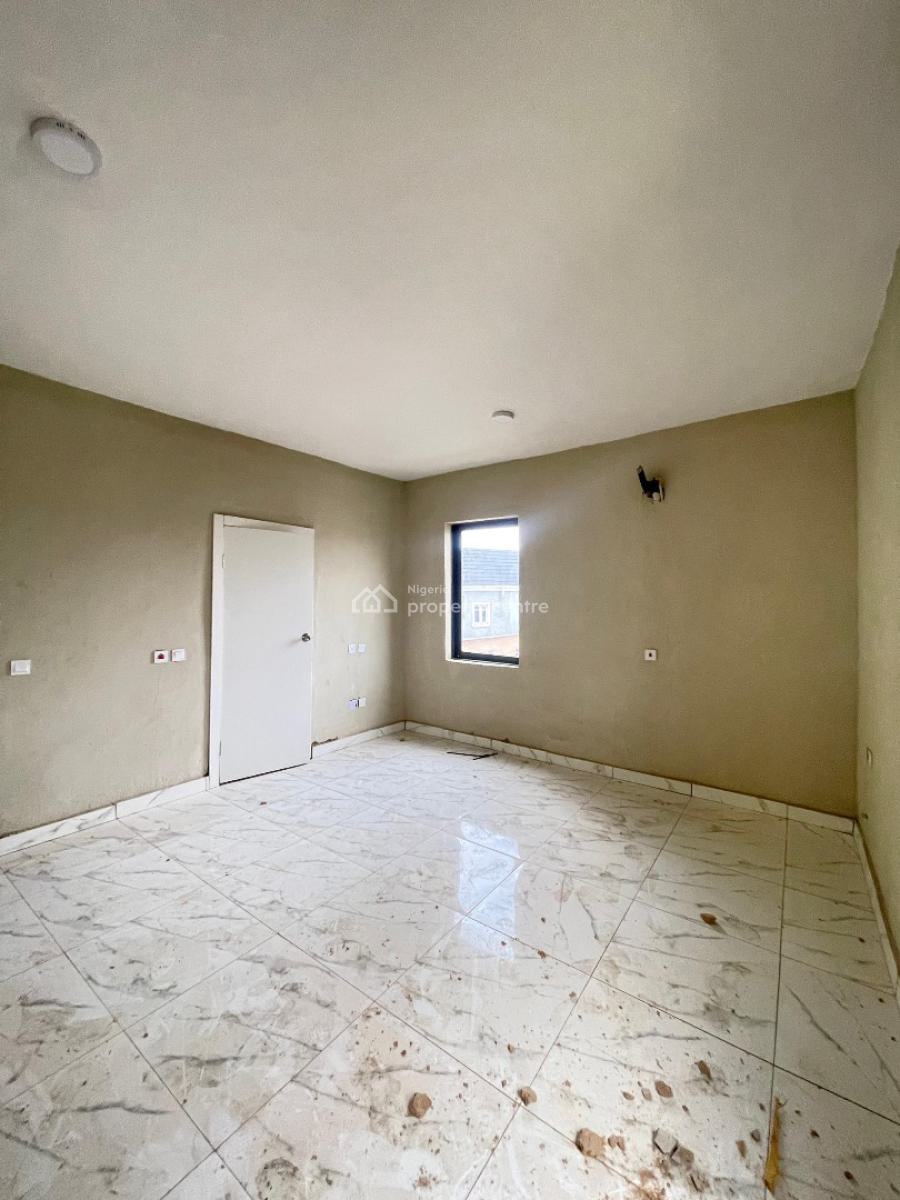 Luxurious 3 Bedroom Apartment, Surulere, Surulere, Lagos, Block of Flats for Sale