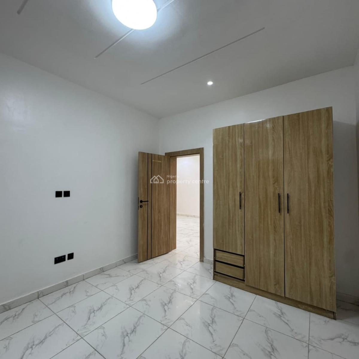 2-bedroom Apartment, Ologolo, Lekki, Lagos, Flat / Apartment for Sale