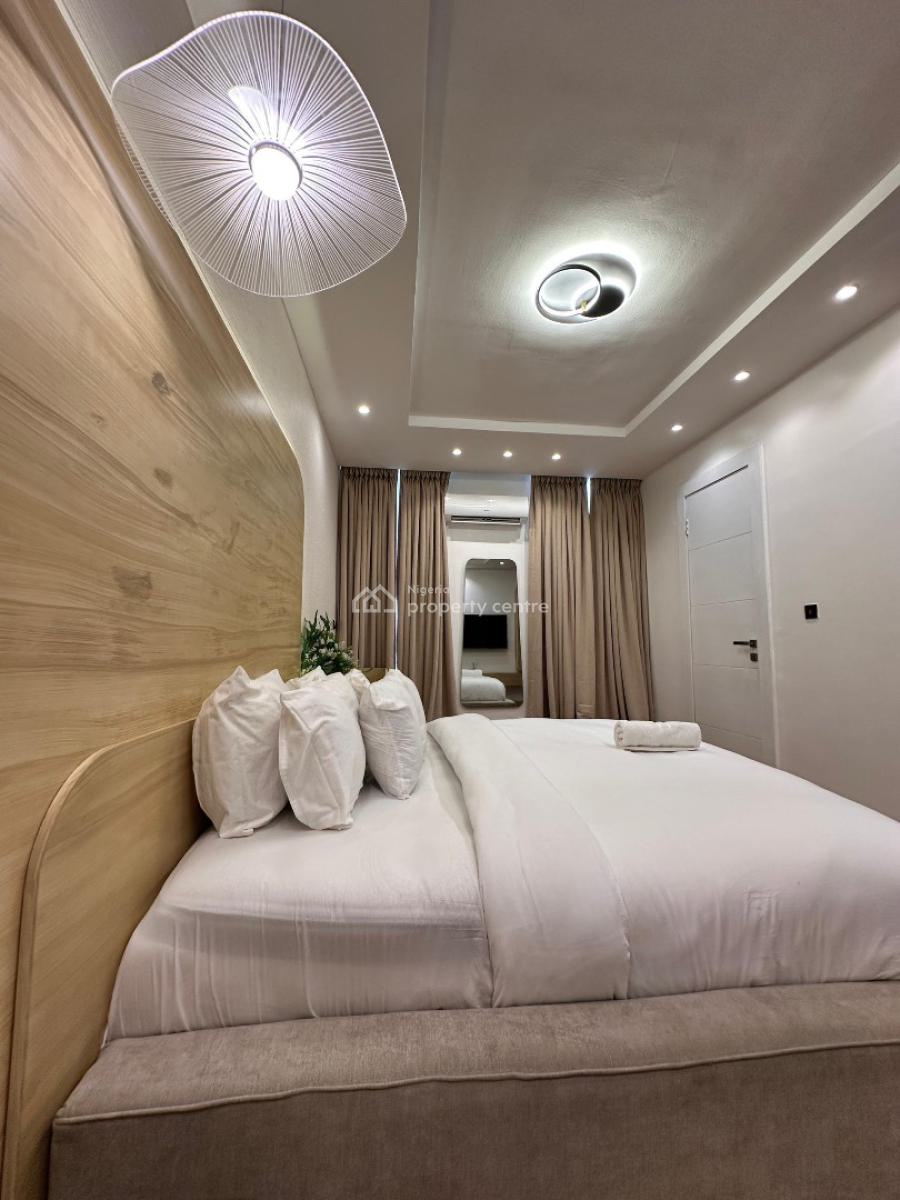 Beautiful 1bedroom Penthouse with Bathtub , Ps4, Private Spacious Co, Lekki Phase 1, Lekki, Lagos, Flat / Apartment Short Let