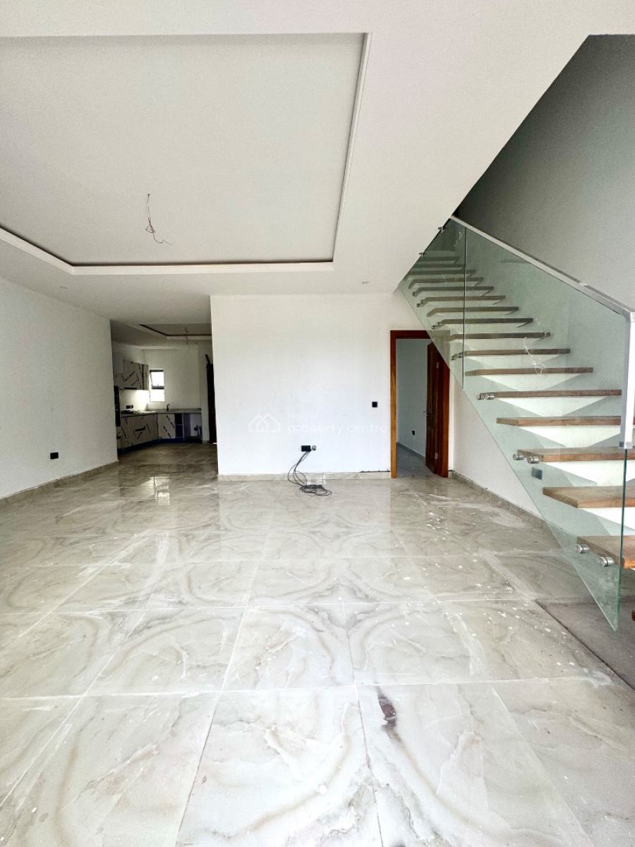 2 Bedrooms Maisonette, Lekki Phase 1, Lekki, Lagos, House for Sale