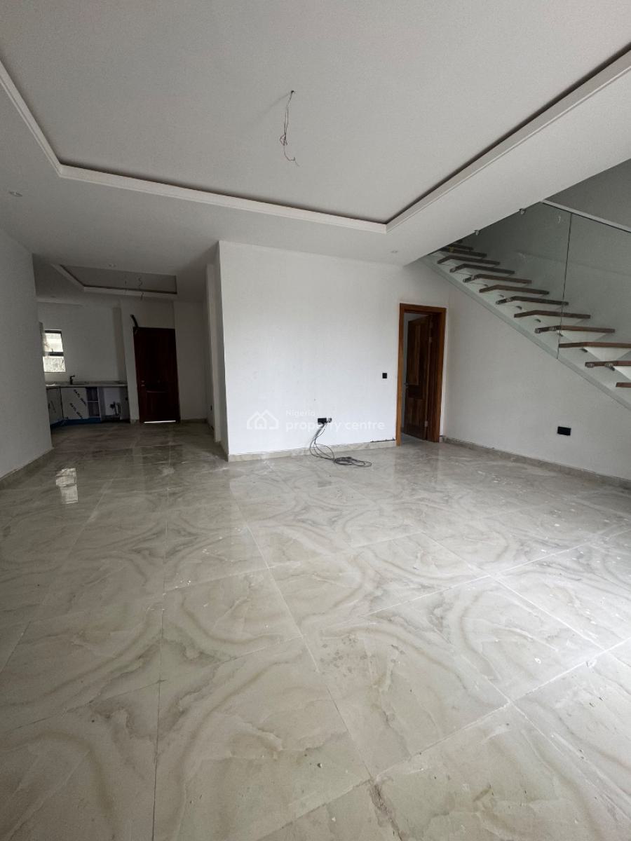 2 Bedrooms Maisonette, Lekki Phase 1, Lekki, Lagos, House for Sale
