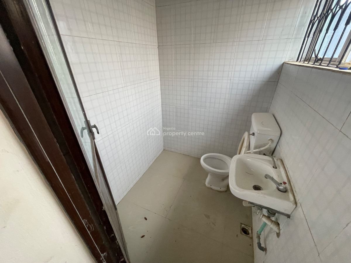 Spacious Strategically Located 6 Rooms Commercial Property, Beside Toyota, Starga Bus-stop, Sango - Eleyele Road, Eleyele, Ibadan, Oyo, Office Space for Sale