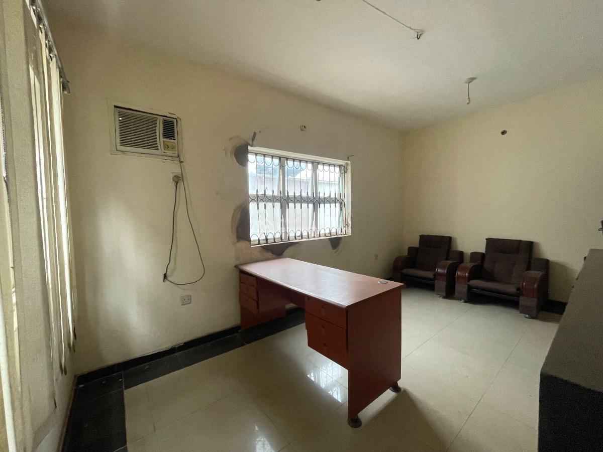 Spacious Strategically Located 6 Rooms Commercial Property, Beside Toyota, Starga Bus-stop, Sango - Eleyele Road, Eleyele, Ibadan, Oyo, Office Space for Sale