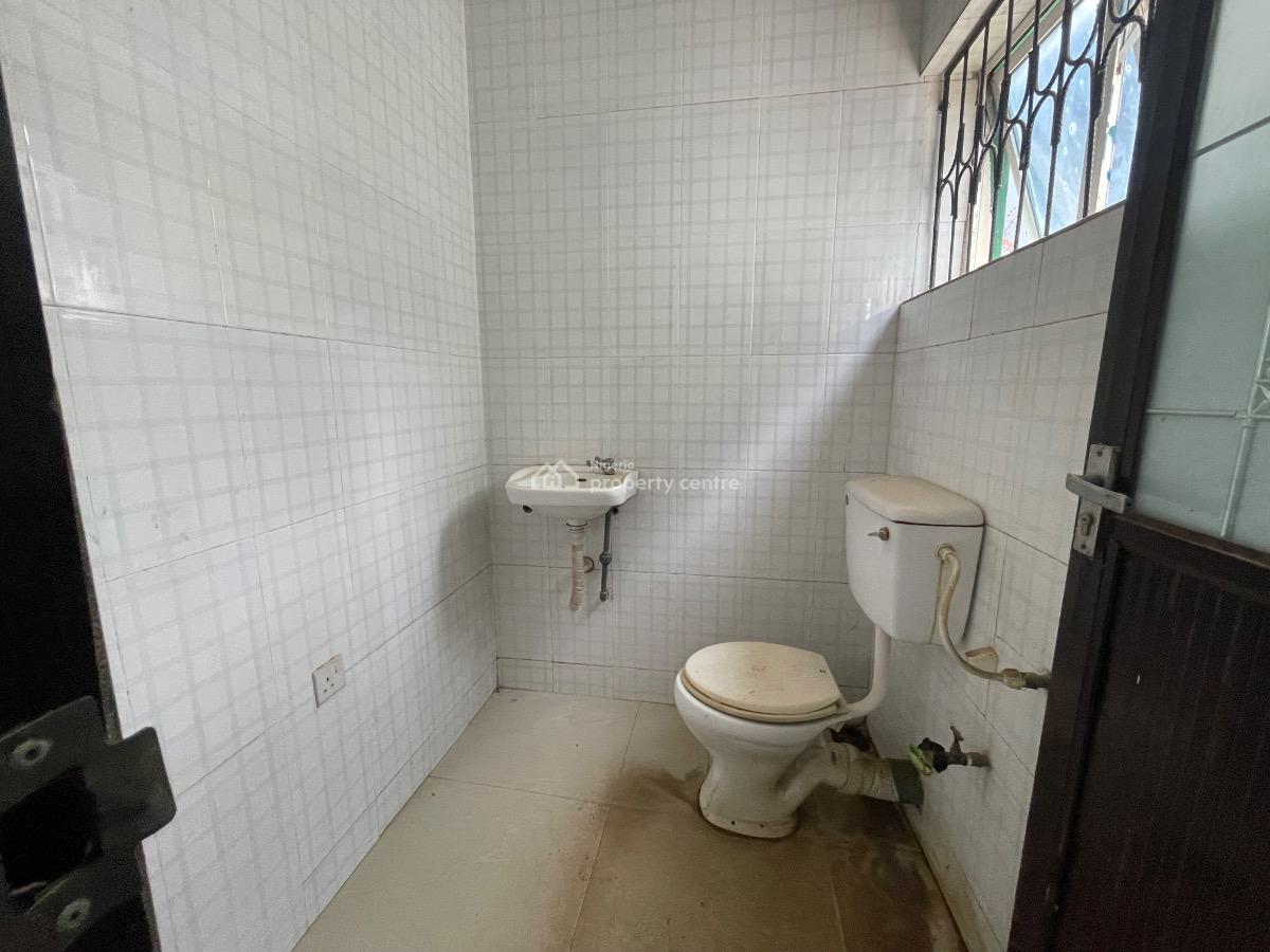 Spacious Strategically Located 6 Rooms Commercial Property, Beside Toyota, Starga Bus-stop, Sango - Eleyele Road, Eleyele, Ibadan, Oyo, Office Space for Sale
