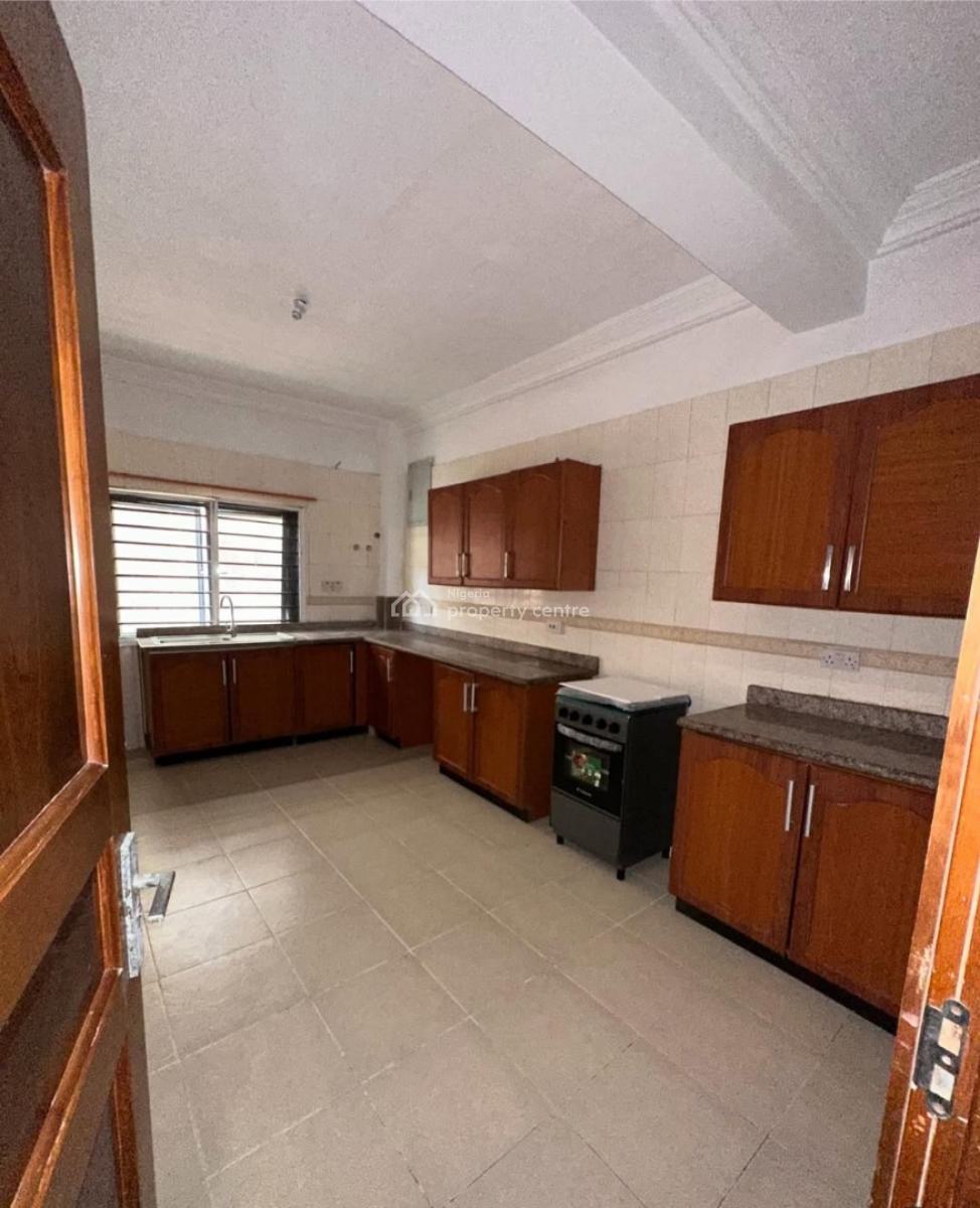 Self-serviced and Come with Your Own Generator 3 Bedroom En-suite Flat, Lekki Phase 1, Lekki, Lagos, Flat / Apartment for Rent
